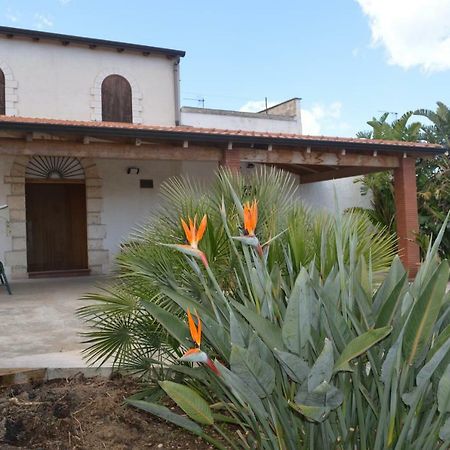 Il Gelsomino Home Holiday Алкамо Экстерьер фото