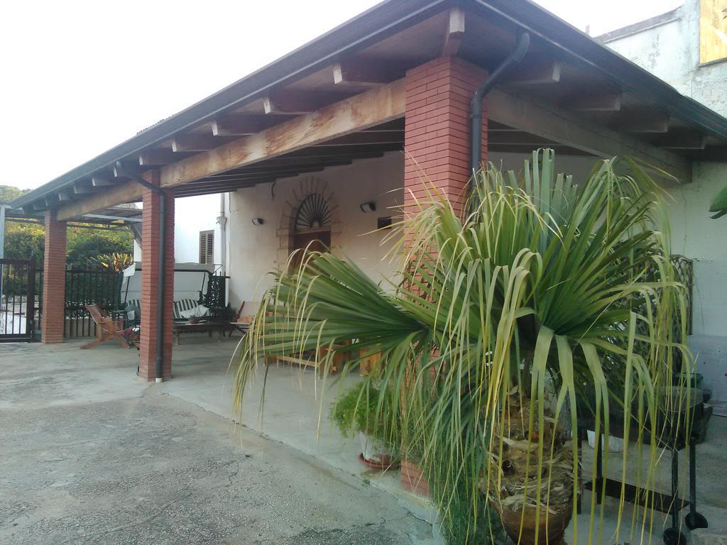 Il Gelsomino Home Holiday Алкамо Экстерьер фото